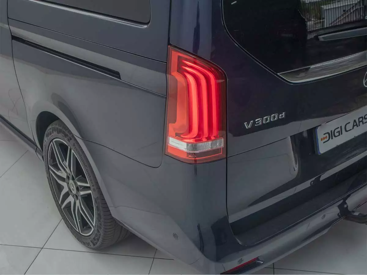 Vehicle Image for 10/26for Mercedes-Benz V-Class V300d Exclusive AMG Line