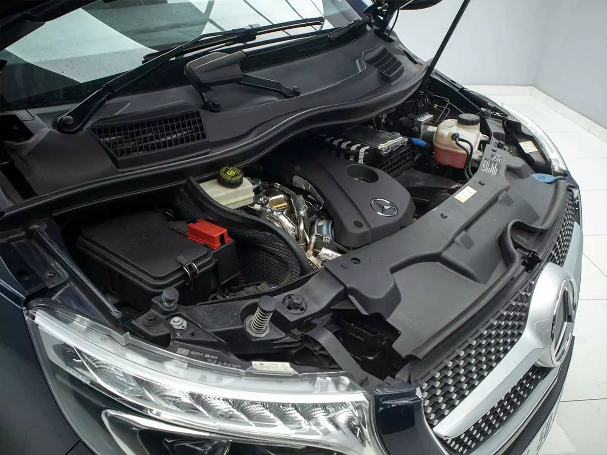 Vehicle Image for 9/26for Mercedes-Benz V-Class V300d Exclusive AMG Line