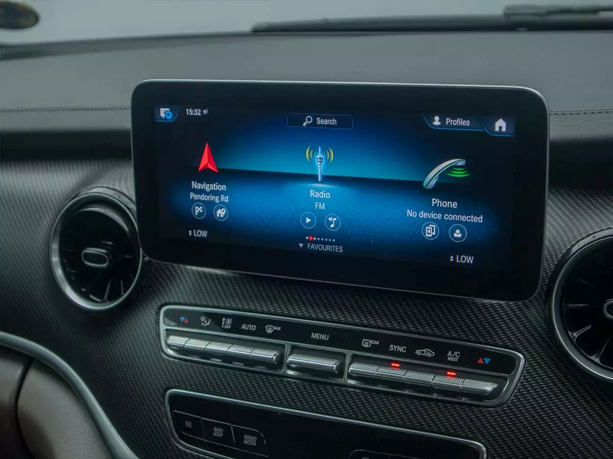 Vehicle Image for 16/26for Mercedes-Benz V-Class V300d Exclusive AMG Line