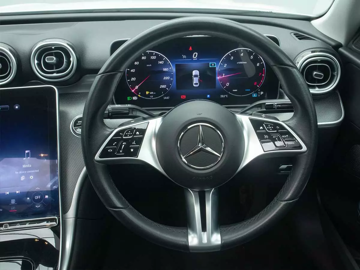 Vehicle Image for 15/24for Mercedes-Benz C-Class C200 AMG Line