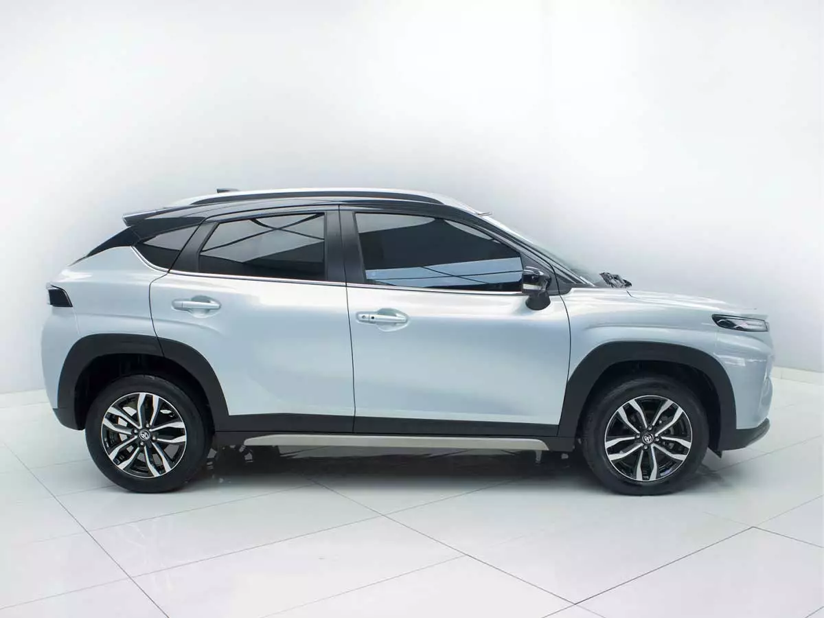 Vehicle Image for 4/24for Toyota Starlet Cross 1.5 XR Manual