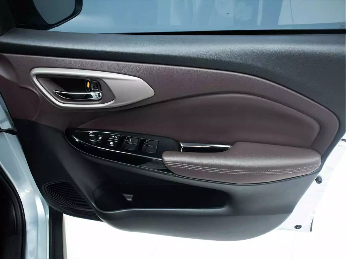 Vehicle Image for 22/24for Toyota Starlet Cross 1.5 XR Manual