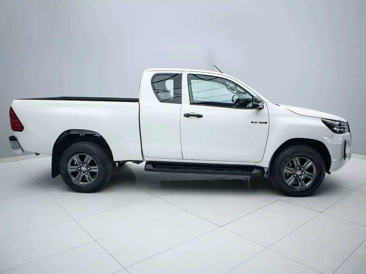 Vehicle Image for 4/17for Toyota Hilux 2.4GD-6 Xtra Cab Raider Manual