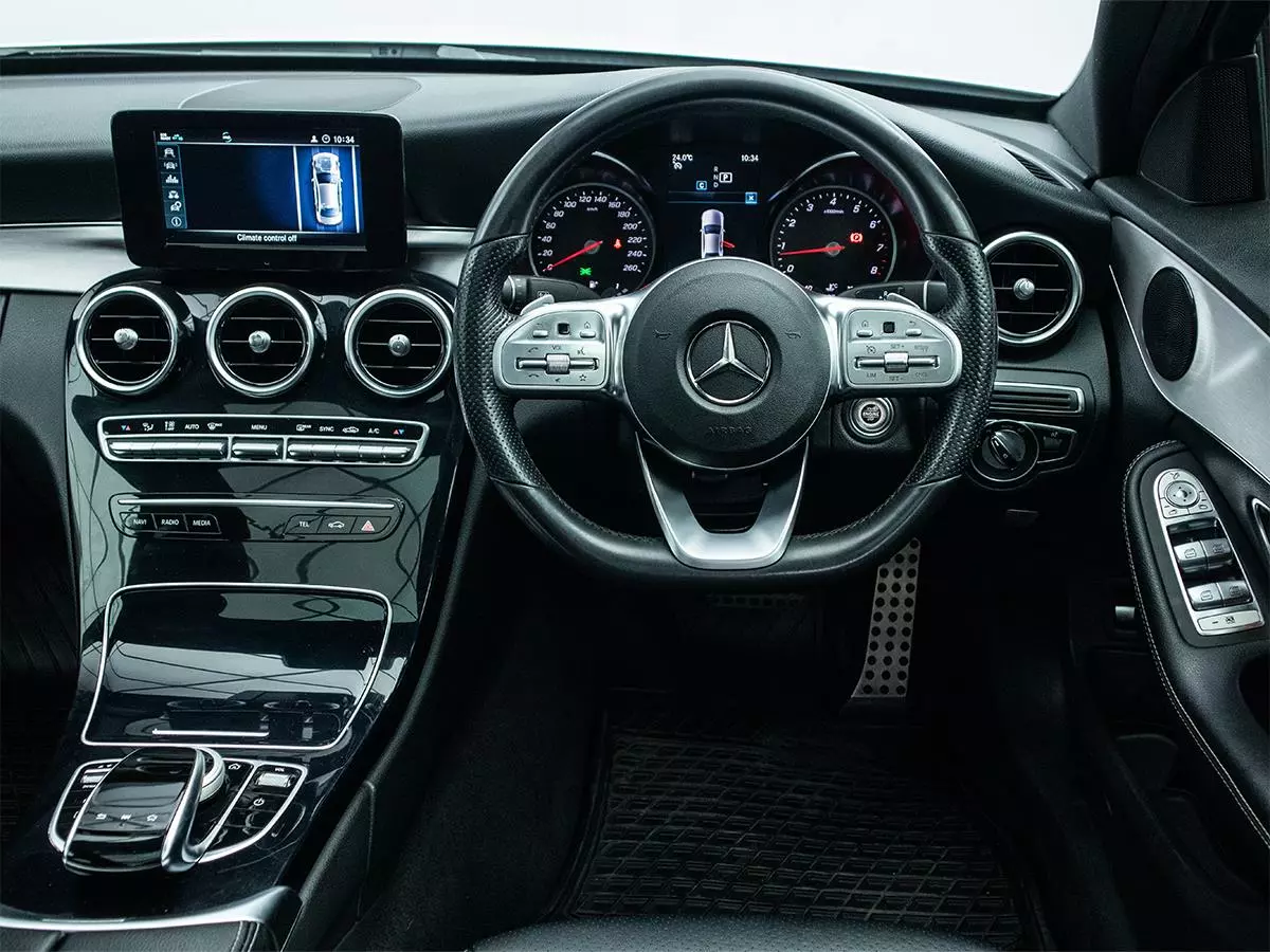 Vehicle Image for 15/17for Mercedes-Benz C-Class C200 AMG Line Auto