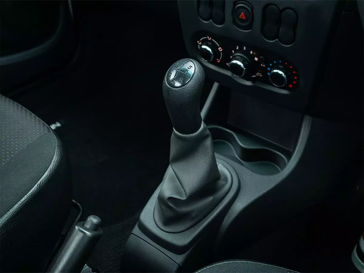 Vehicle Image for 11/14for Nissan NP200 1.6i (Aircon) Safety Pack