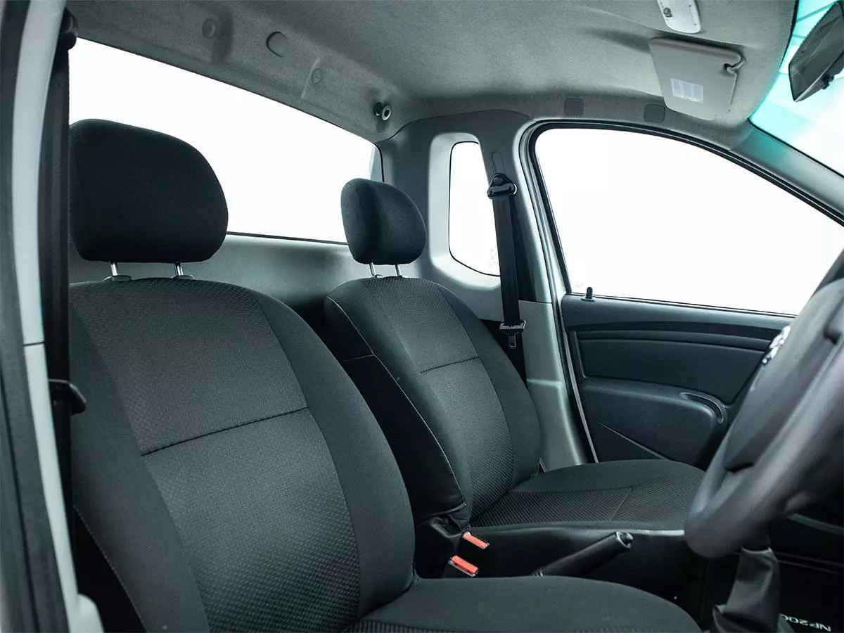 Vehicle Image for 14/14for Nissan NP200 1.6i (Aircon) Safety Pack