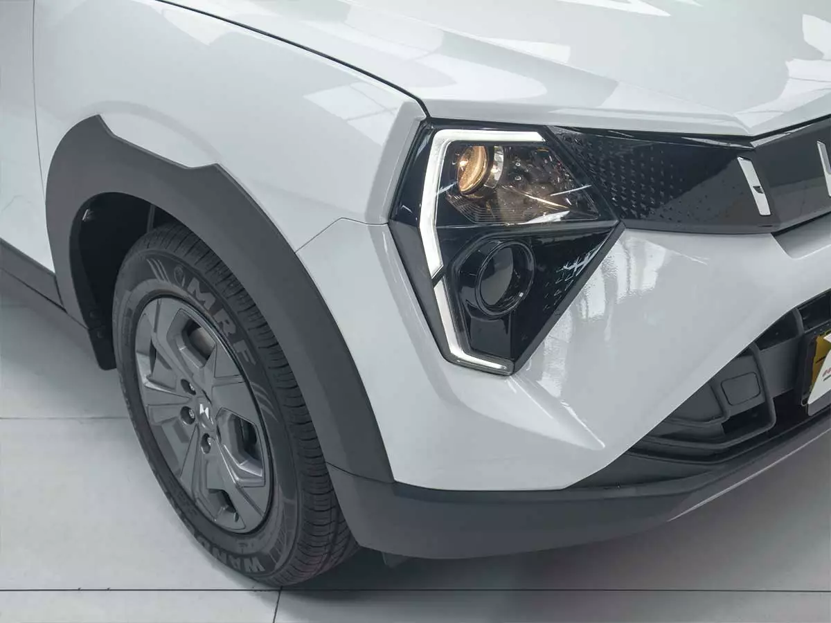 Vehicle Image for 8/23 for Mahindra XUV 3XO 1.2T MX2 Auto