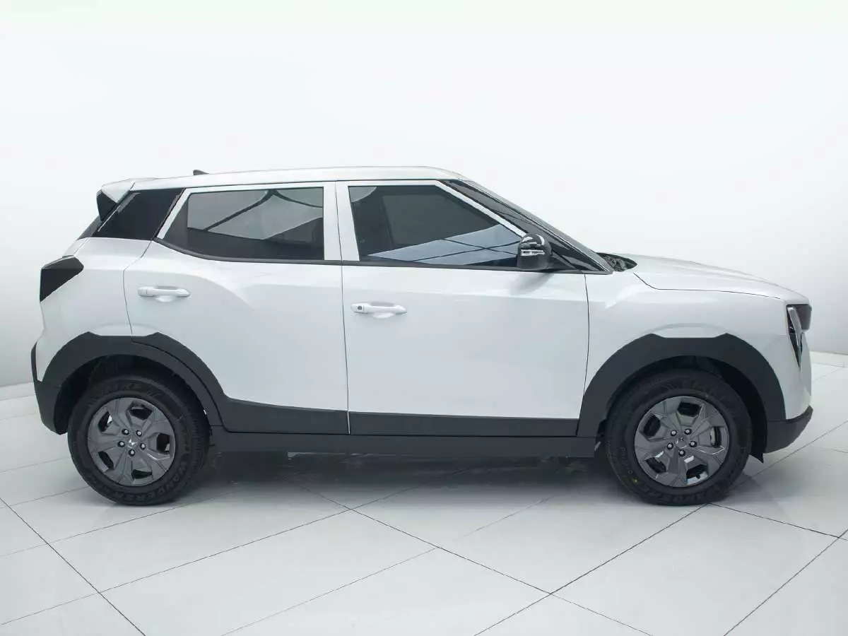 Vehicle Image for 4/23 for Mahindra XUV 3XO 1.2T MX2 Auto