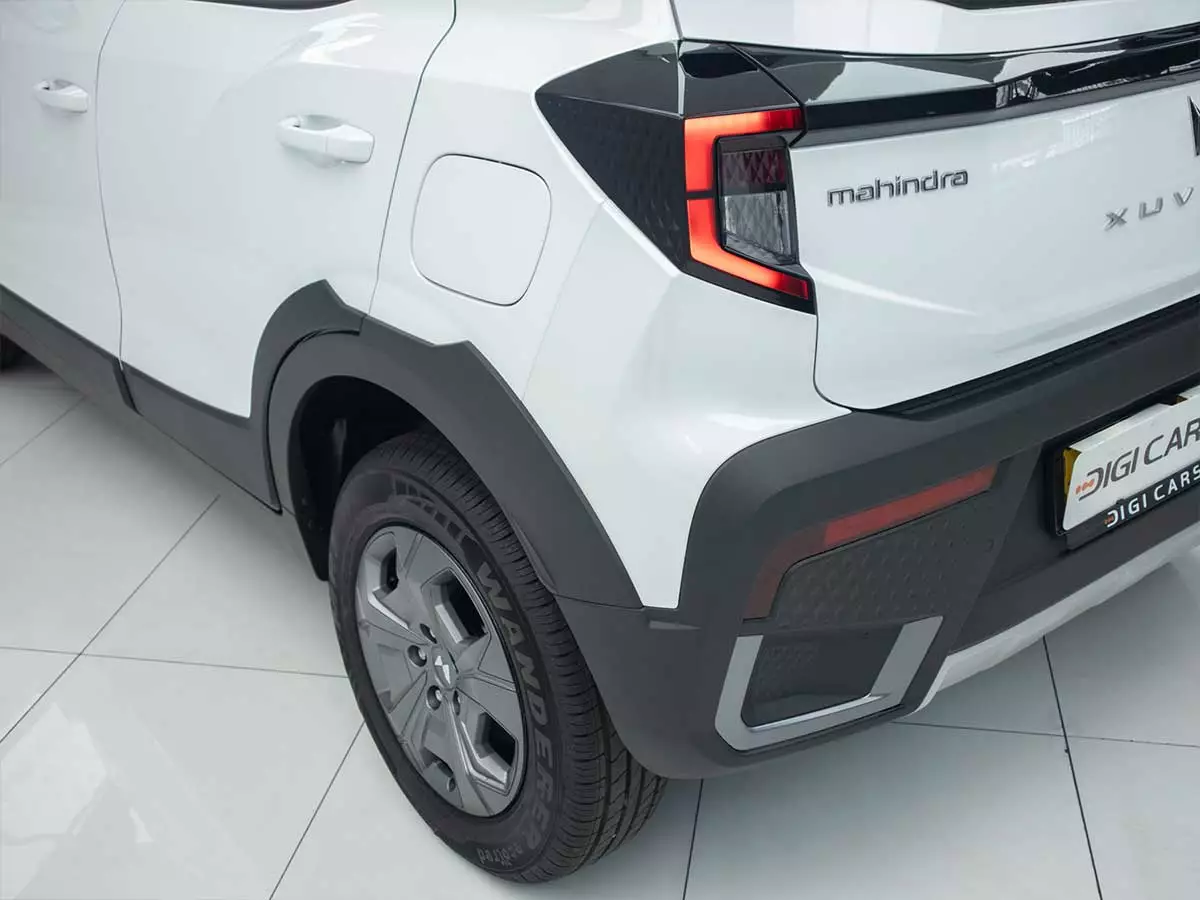 Vehicle Image for 7/23 for Mahindra XUV 3XO 1.2T MX2 Auto