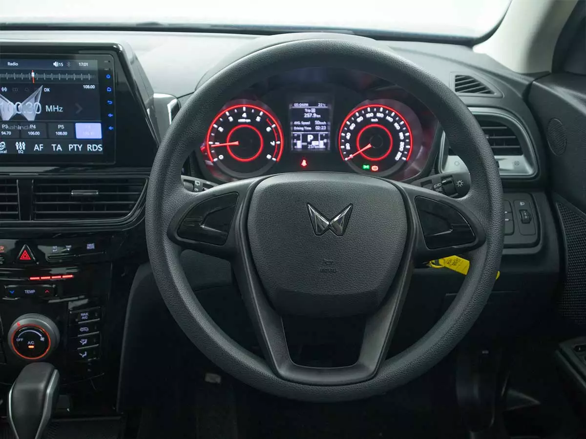 Vehicle Image for 14/23 for Mahindra XUV 3XO 1.2T MX2 Auto