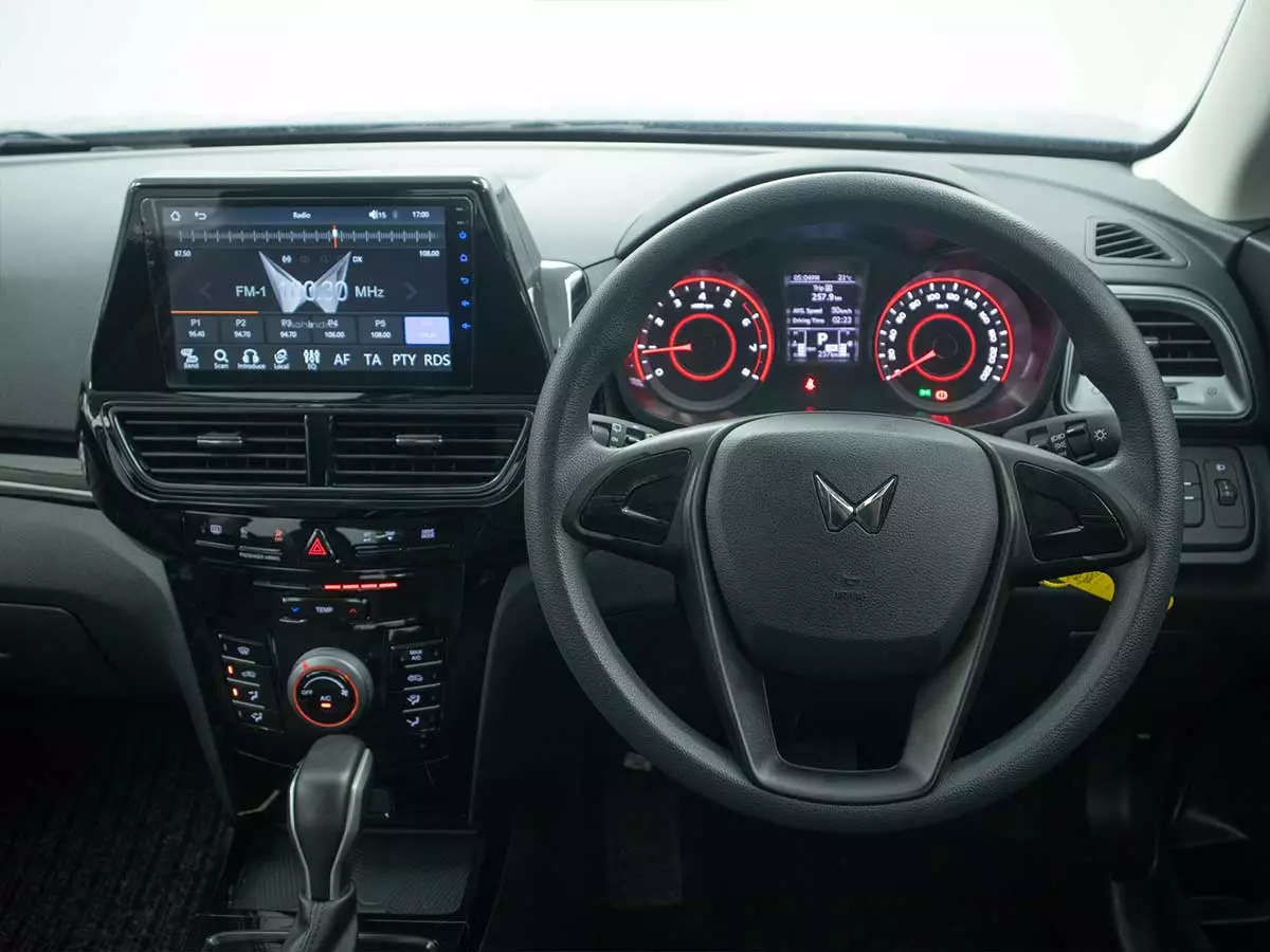 Vehicle Image for 19/23 for Mahindra XUV 3XO 1.2T MX2 Auto