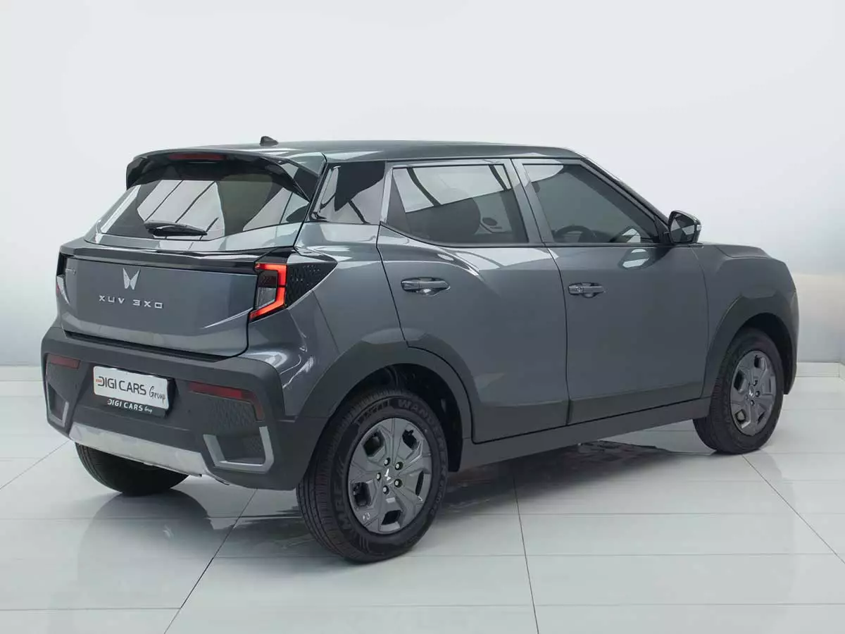 Vehicle Image for 5/23 for Mahindra XUV 3XO 1.2T MX2 Manual