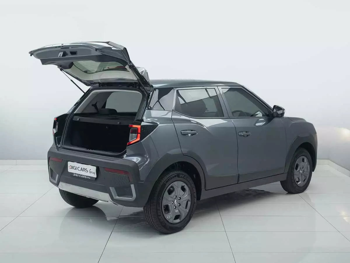 Vehicle Image for 6/23 for Mahindra XUV 3XO 1.2T MX2 Manual