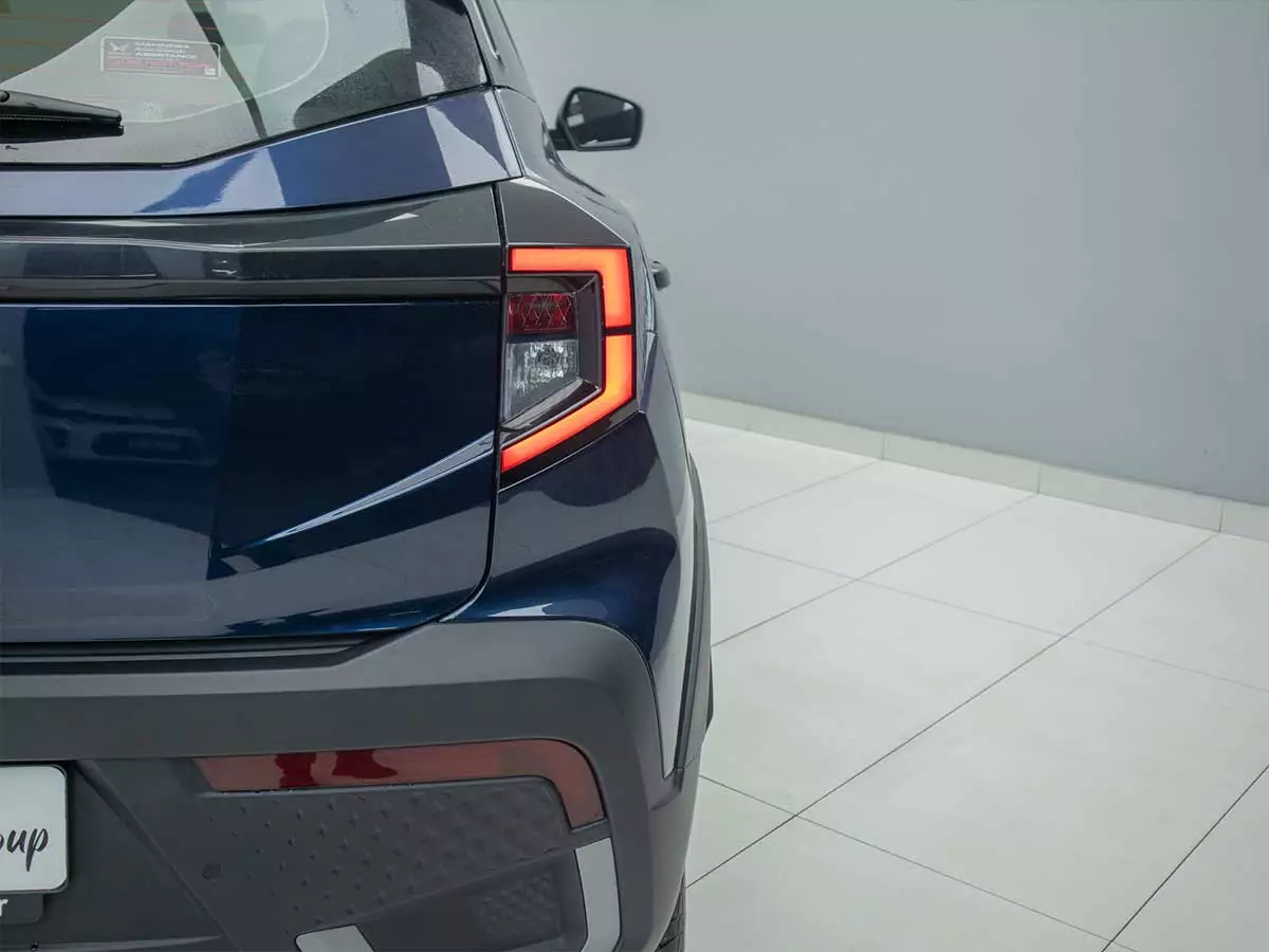 Vehicle Image for 10/23 for Mahindra XUV 3XO 1.2T MX2 Manual