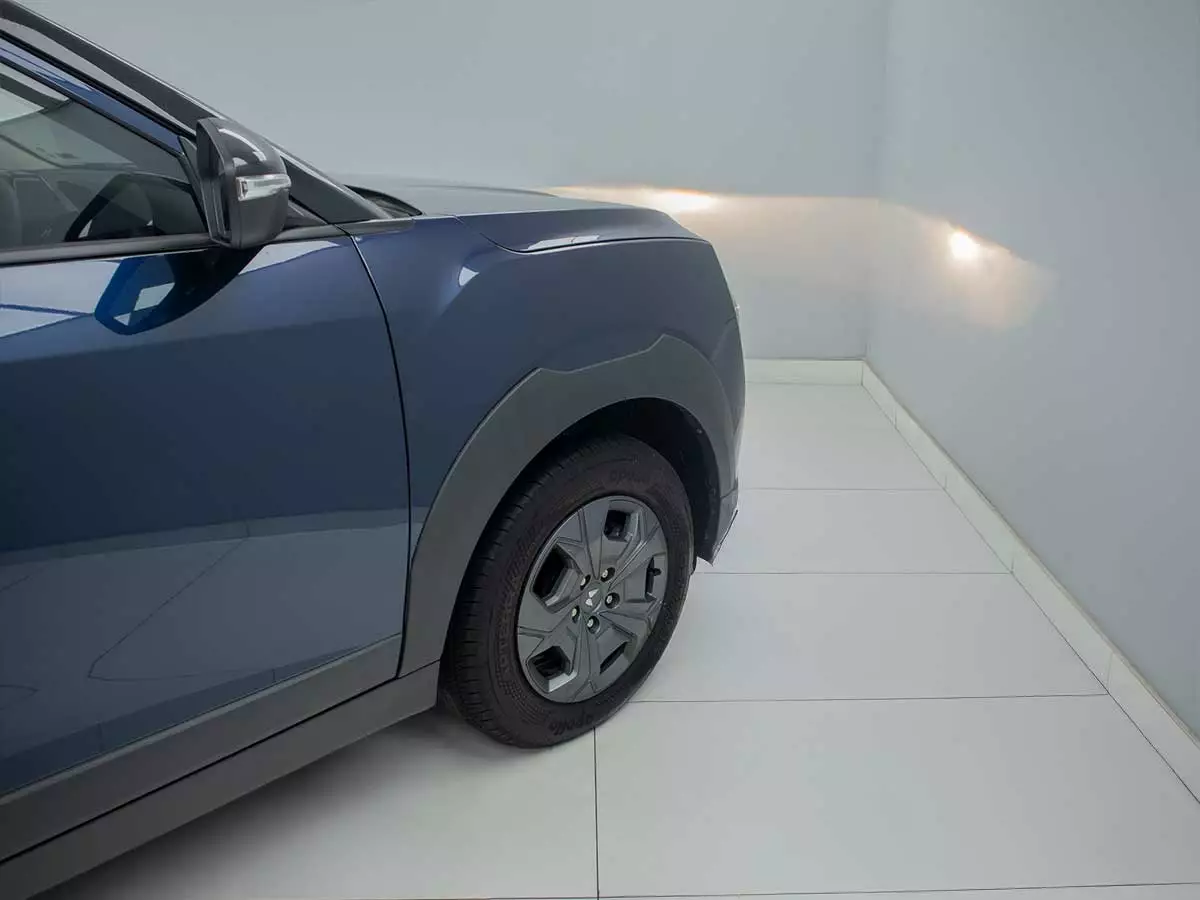 Vehicle Image for 9/23 for Mahindra XUV 3XO 1.2T MX2 Manual