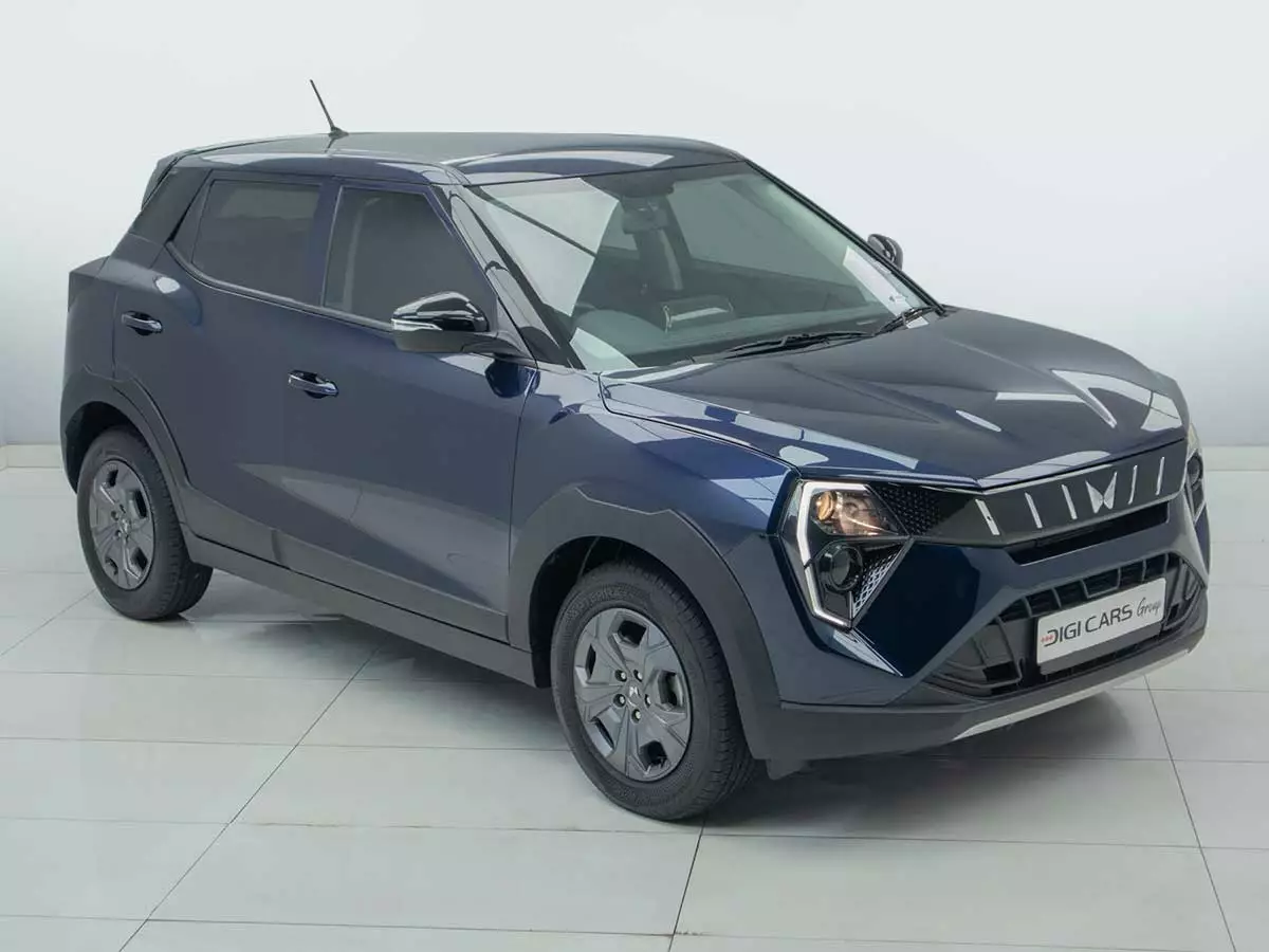 Vehicle Image for 2/23 for Mahindra XUV 3XO 1.2T MX2 Manual