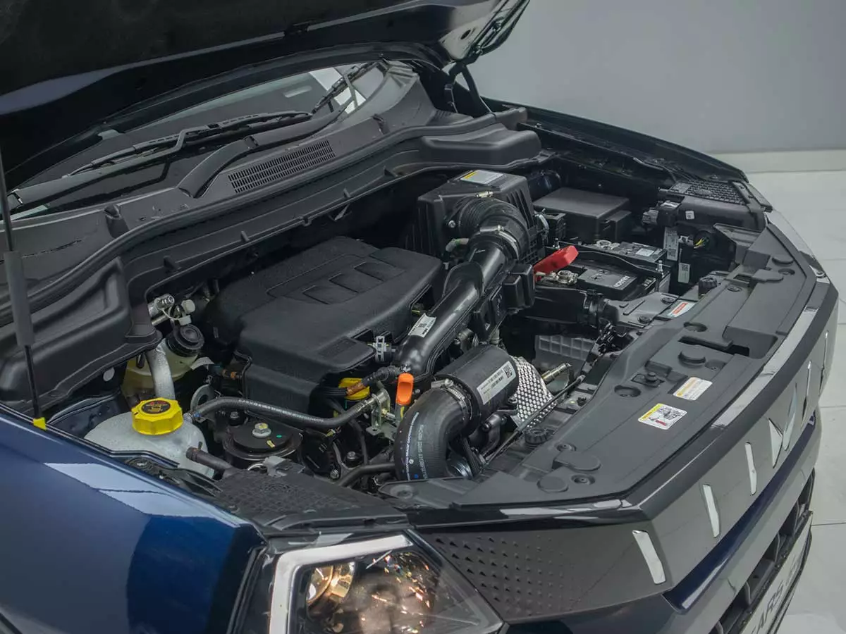 Vehicle Image for 11/23 for Mahindra XUV 3XO 1.2T MX2 Manual