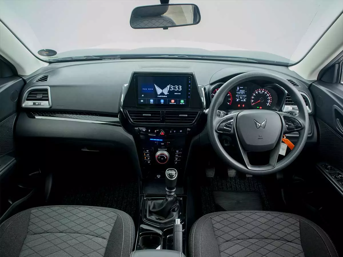 Vehicle Image for 18/23 for Mahindra XUV 3XO 1.2T MX2 Auto