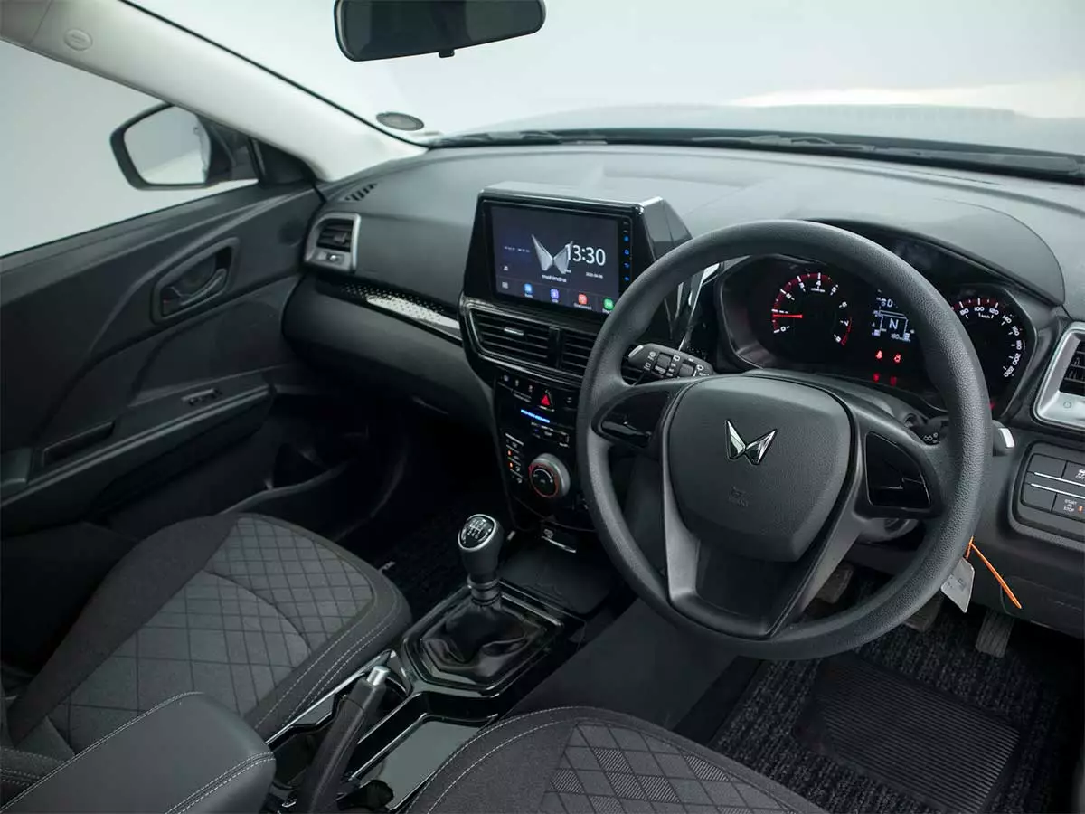 Vehicle Image for 17/23 for Mahindra XUV 3XO 1.2T MX2 Auto