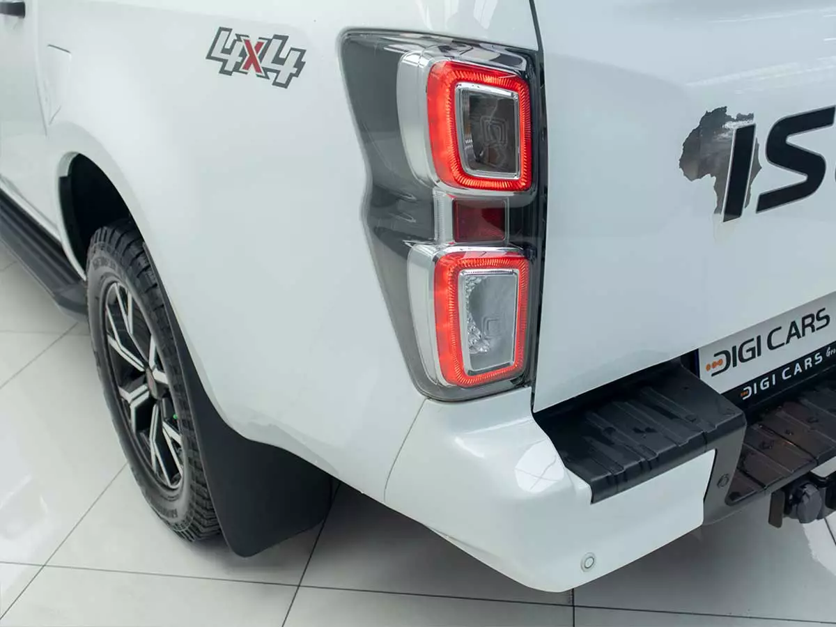 Vehicle Image for 10/24 for Isuzu D-Max 1.9 DDi HR X-RIDER 4x4