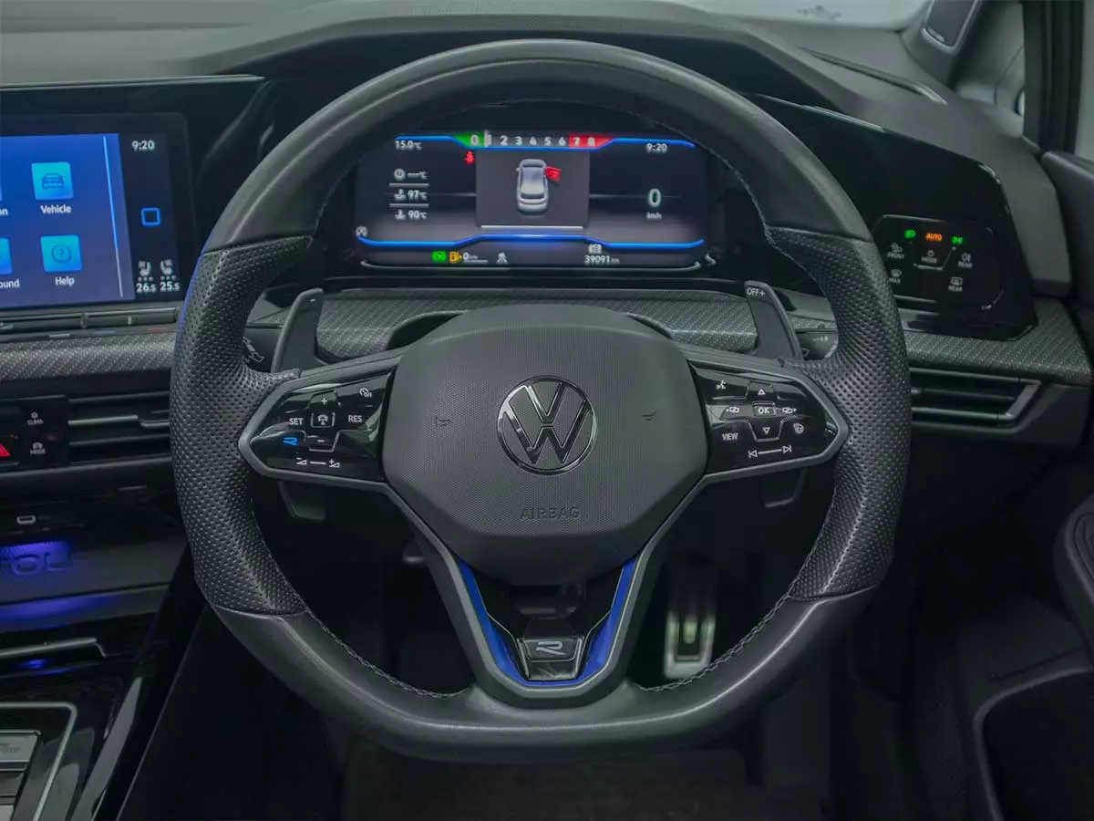 Vehicle Image for 13/23 for Volkswagen Golf R
