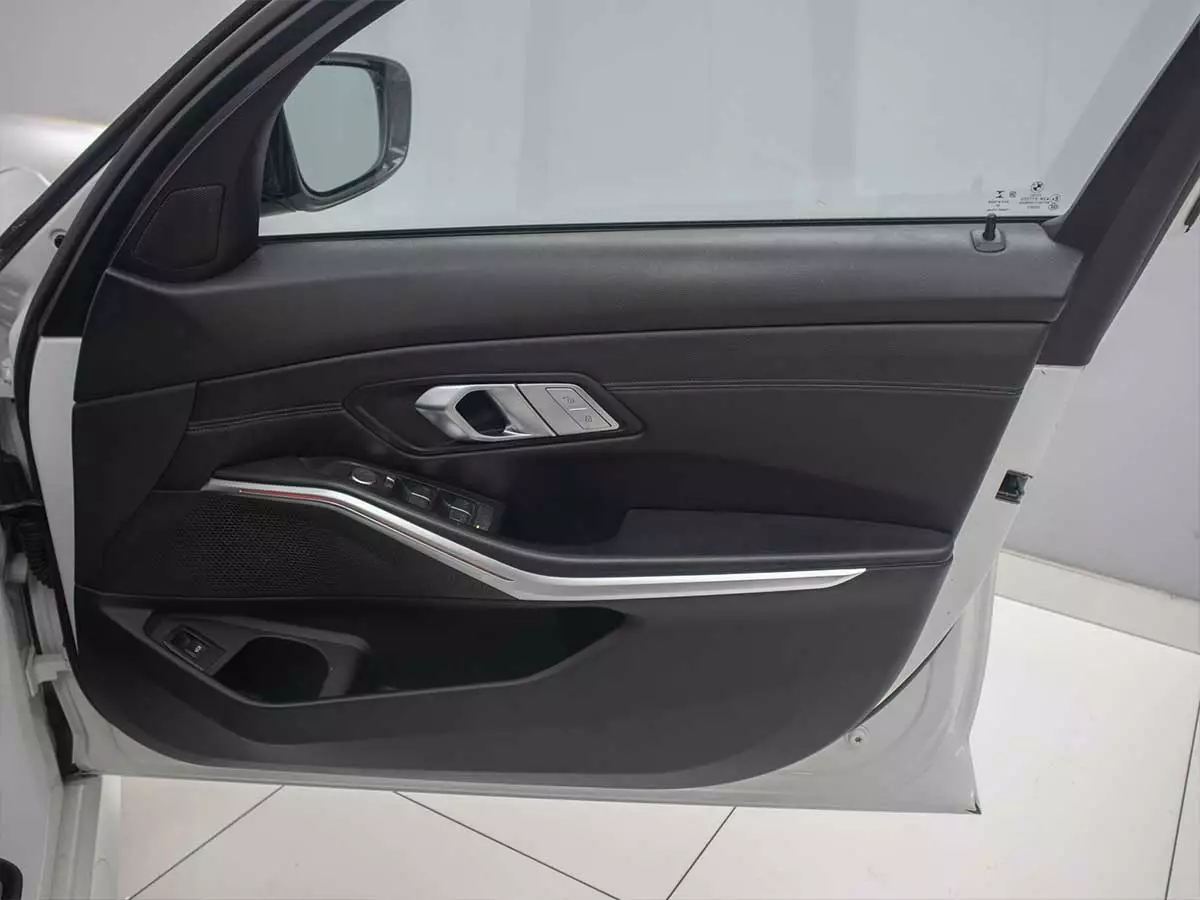 Vehicle Image for 22/24 for BMW 3 Series 320d Mzansi Edition