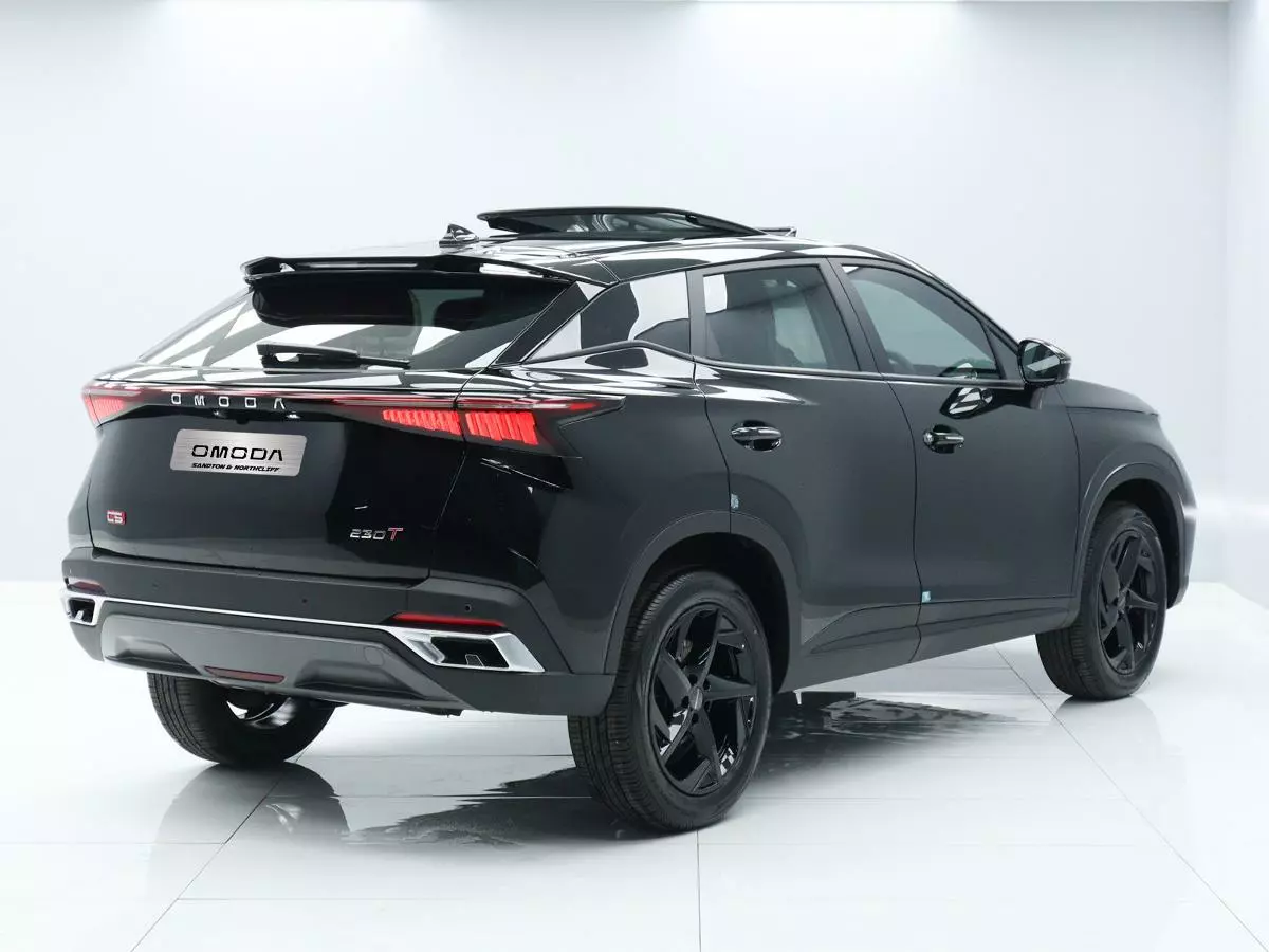 Vehicle Image for 5/17 for Omoda C5 1.5T 230T Lux