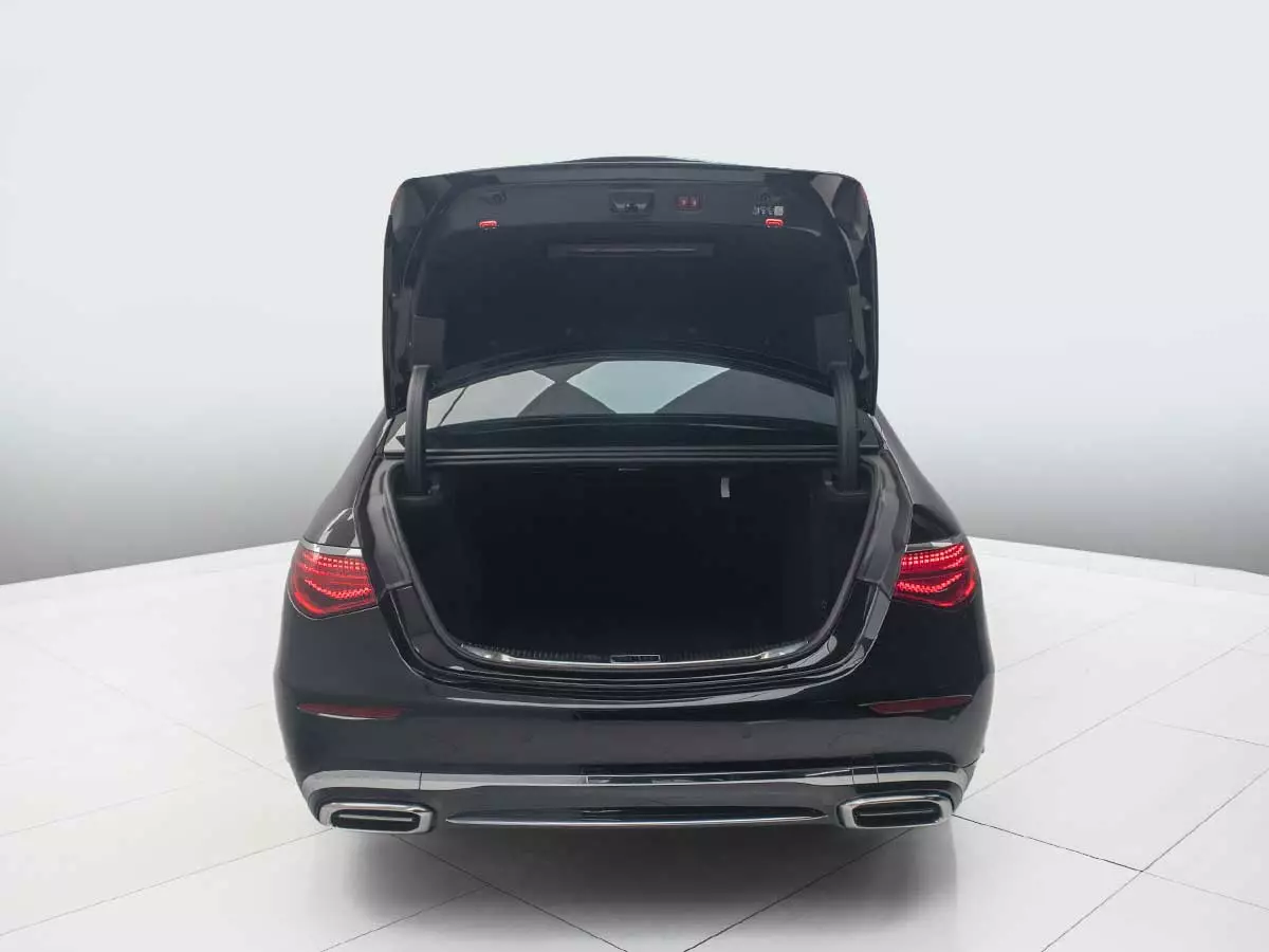 Vehicle Image for 14/26 for Mercedes-Maybach S-Class S580
